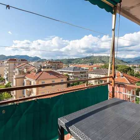 Daire Panoramic Balcony In The Heart Of